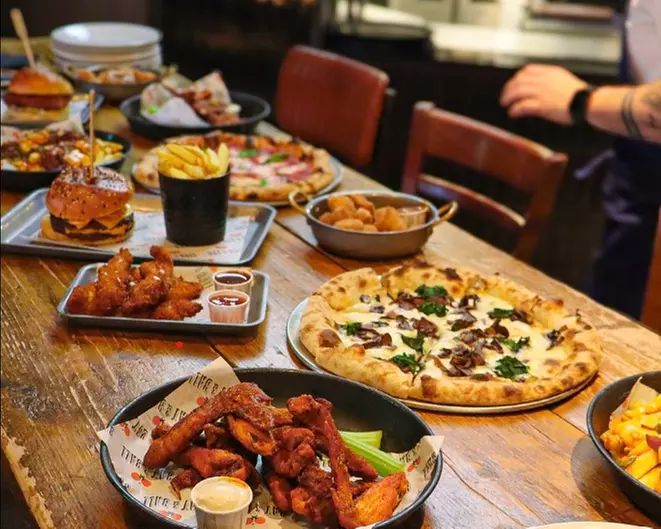 Shuffleboard & Pizza in Stratford: 1-Hour Session For 2 to 8 People