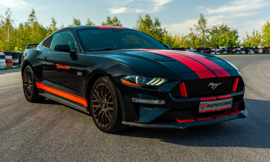 Image 12: Poczuj adrenalinę: Jazda sportowym autem po torach w całej Polsce