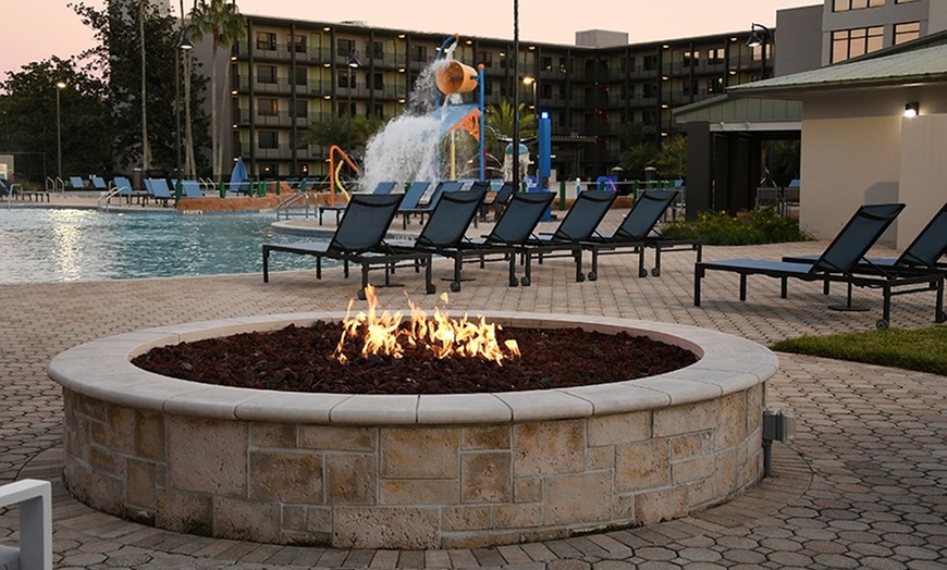 Image 12: Orlando Theme Park Hotel: Perfect for Families!