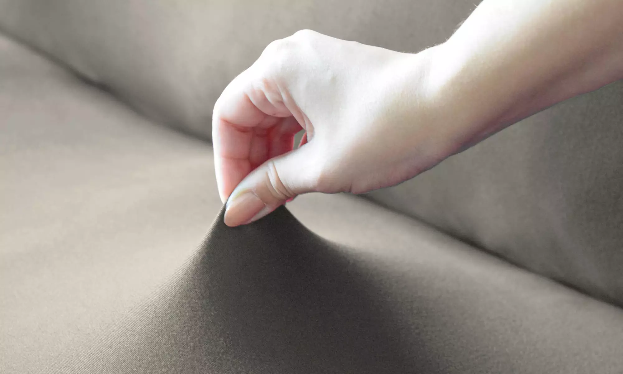 Elastischer Sofa- oder Sesselbezug „Dahlia”