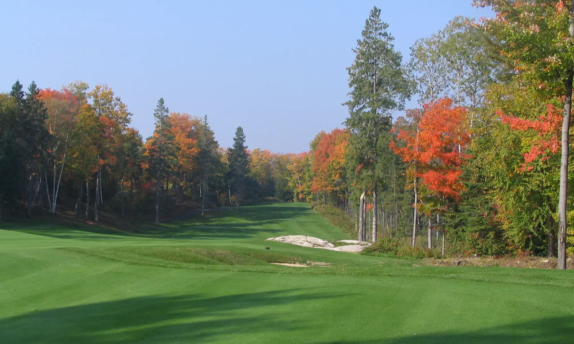 Stay with Daily Breakfast for Two and DVD Rentals at Rocky Crest Golf Resort in Muskoka, ON. Dates into October. - Primary Image