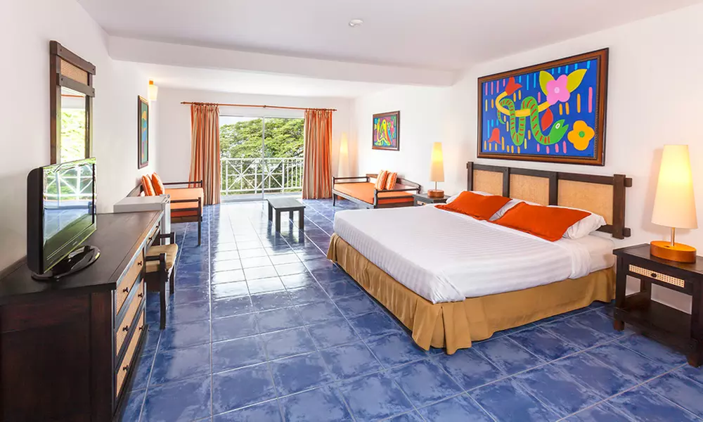 ✈ 5-Night Panama Vacation w/ Optional Airfare from Travel by Jen