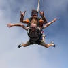 Image 1: Saut en parachute en tandem à 4000 m avec Alpes Aviation Parachutisme
