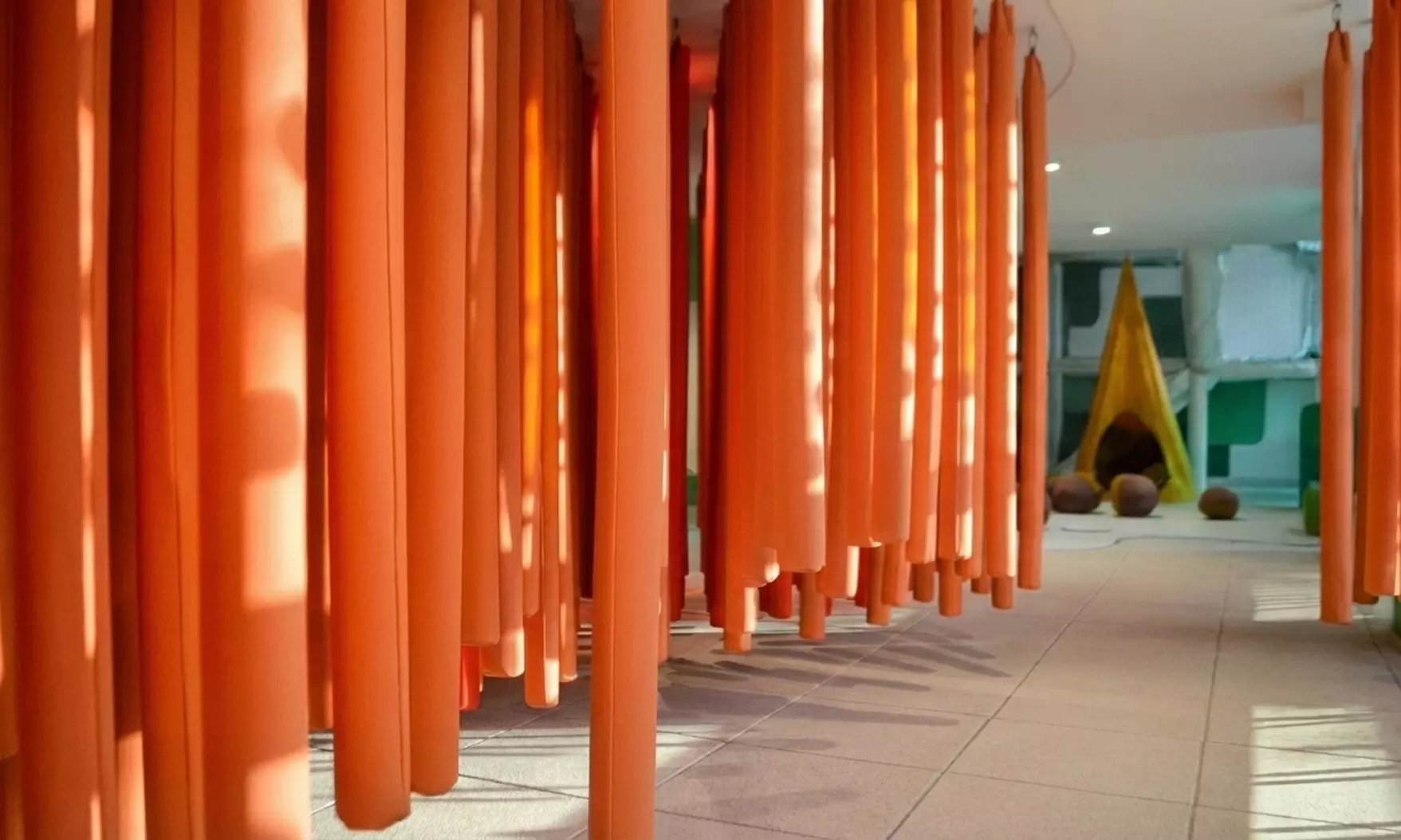 Wejście na salę zabaw Sensorysie lub Labiryntu Sensorycznego