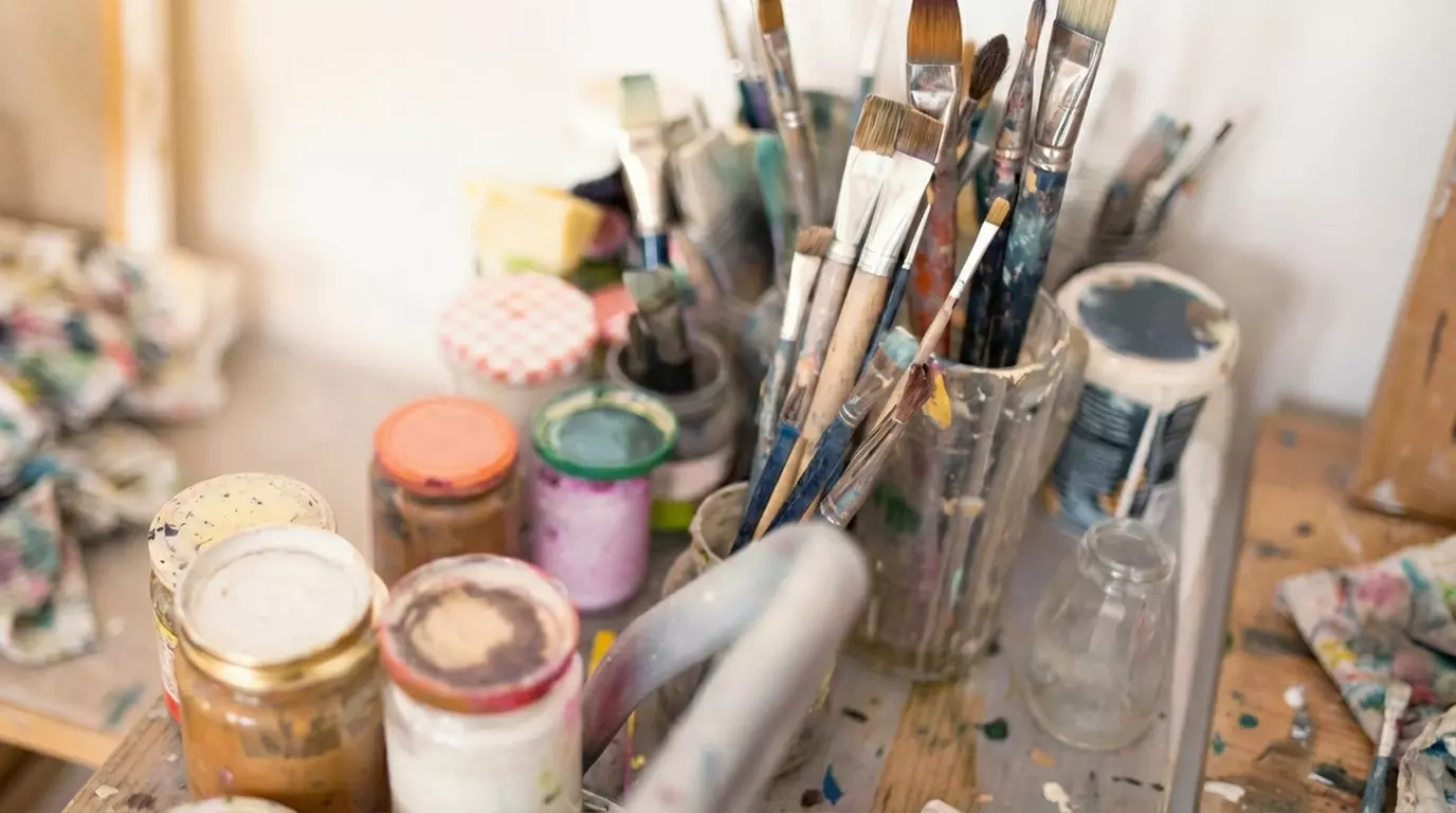 Taller de pintura creativa con picoteo y cava para 1, 2 o 6 personas