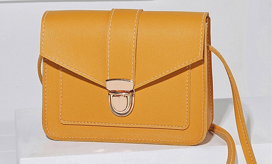 Image 3: Women's Gold Colour Clasp Bag