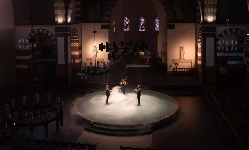Image 1: Klassiek in een rauwe jas: muziek in mysterieuze fabriekshallen