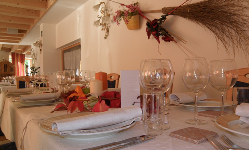 Image 12: Trentino 4*: camera con mezza pensione, piscina, Spa e drink per 2 
