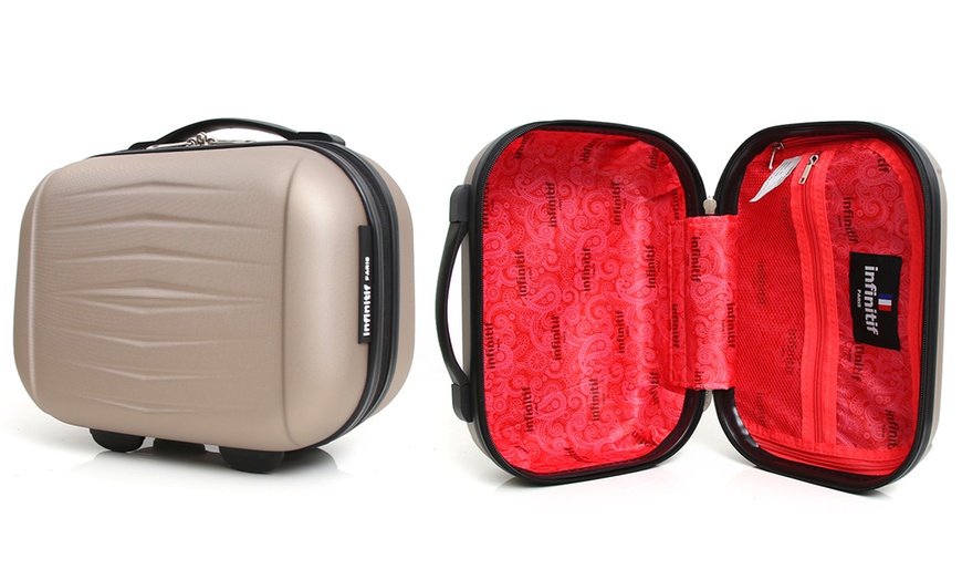 Image 10: Cabin and Vanity Case Luggage Set