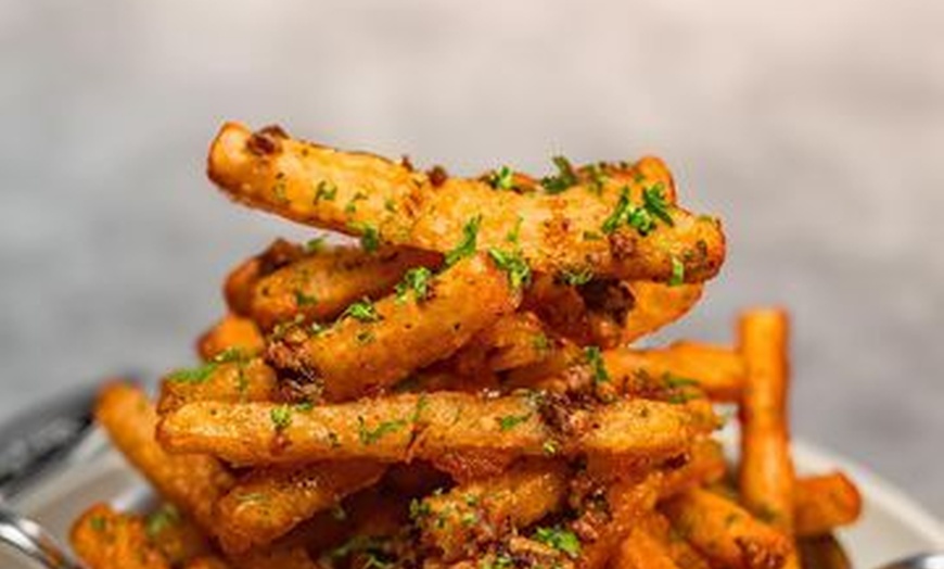 Image 21: Romantic Burger & Drink Experience for 2 or 4 – Valentine’s Special