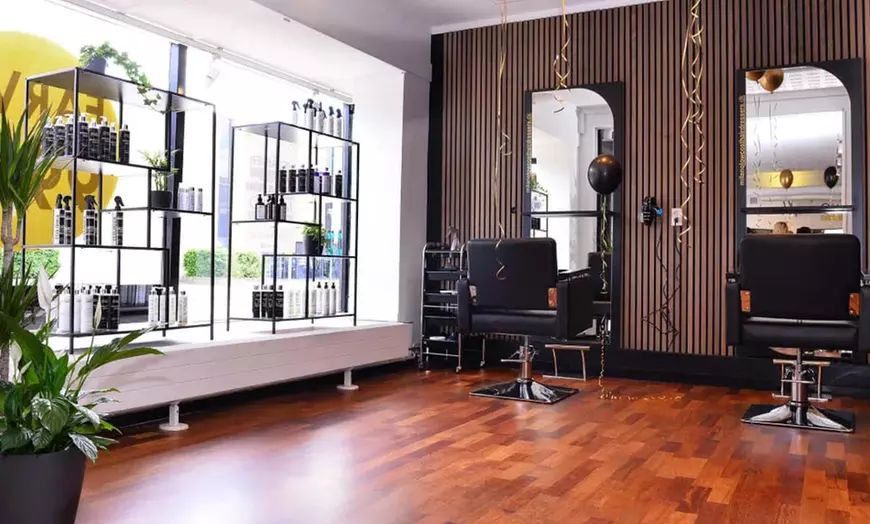 Image 1: Lavado, corte de puntas y secado, con tinte o reflejos clásicos