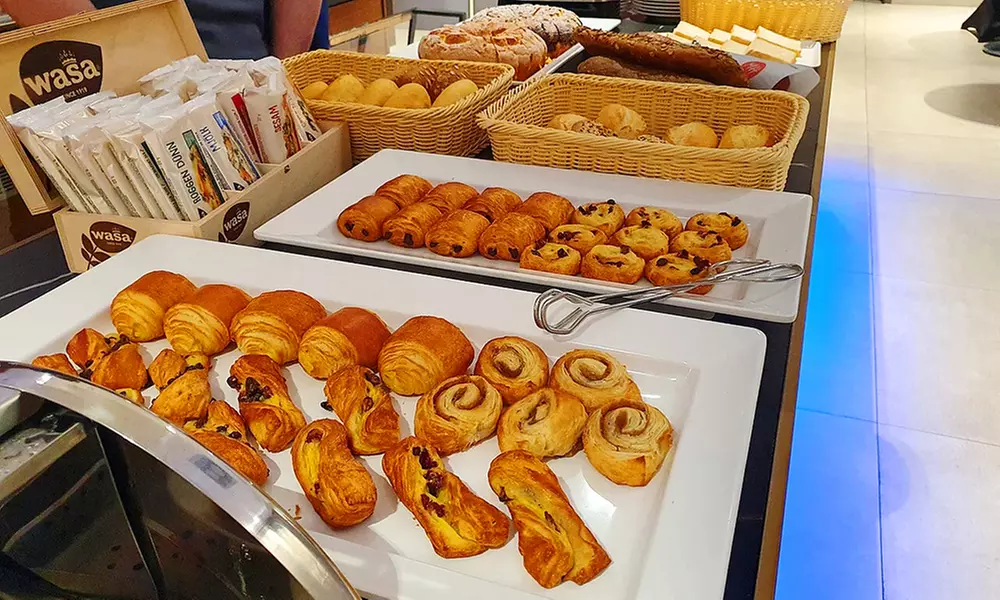 Frühstücksbuffet inkl. 1 Glas Sekt für 2 oder 4 Personen