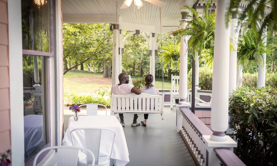 Member Pricing: B&B in Blue Ridge Asheville With Historic Charm