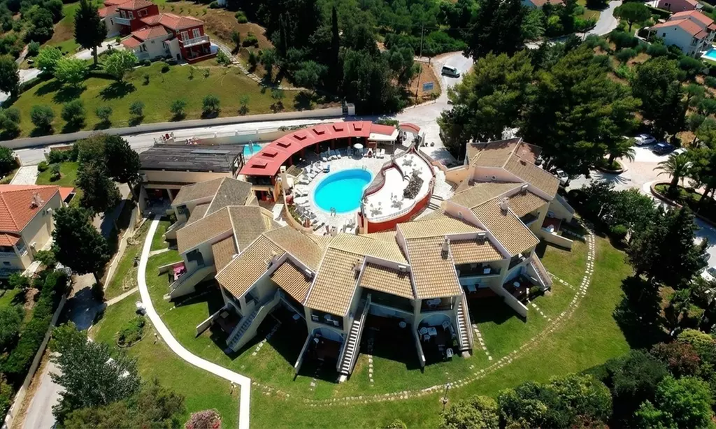 ✈ Corfù, Estate 2026: Volo diretto più 7 notti in hotel