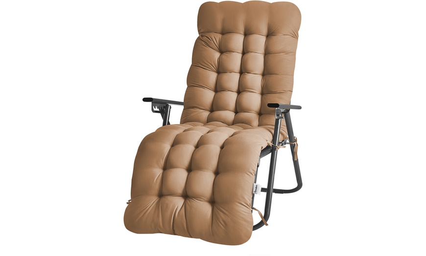Image 5: Extra Padded Full Length Gravity Chair Cushion