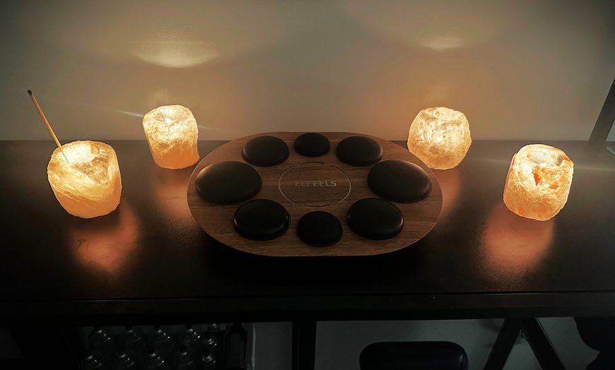 Image 5: ¡Momento relax! 1 o 2 sesiones de masaje a elegir de hasta 1 hora