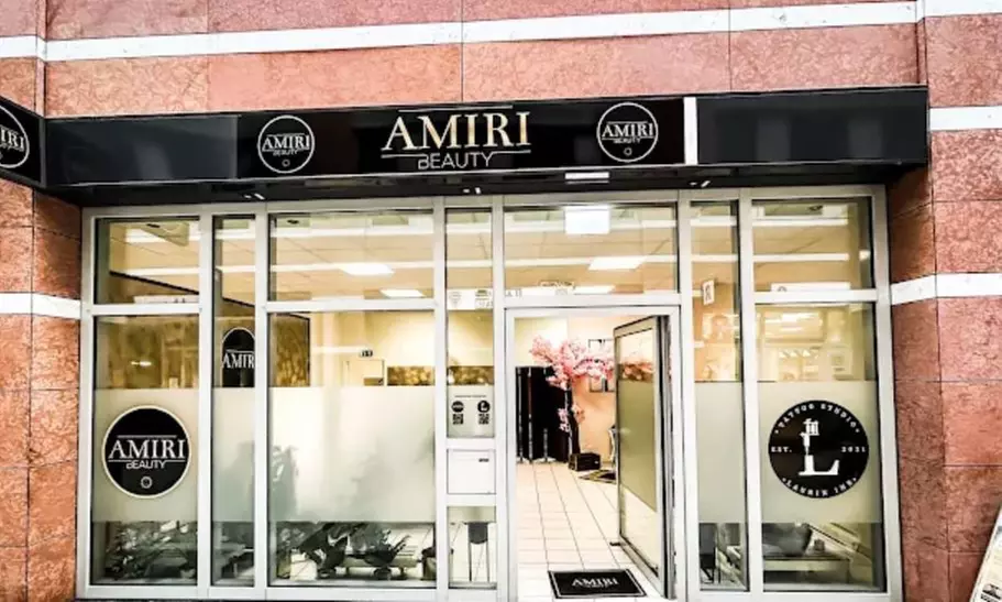 Wow-Blick ohne Mascara: Augenbrauen- und/oder Wimpern-Lifting inkl. Färben für 1 Person (bis zu  42% sparen) - Second Medium