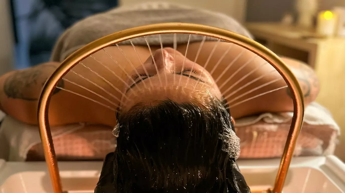 Soin head spa pour relaxation du cuir chevelu