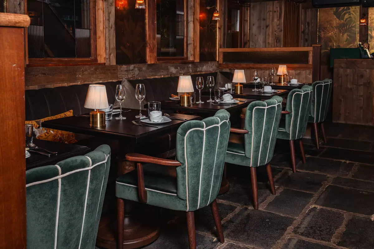 The Crazy Bear | Thai 12-Plate & Drinks | Beaconsfield & Stadhampton