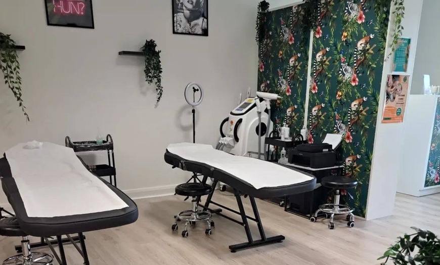 Image 6: 60 Or 90-Minute Top to Toe Massage / 30-Minute Indian Head Massage