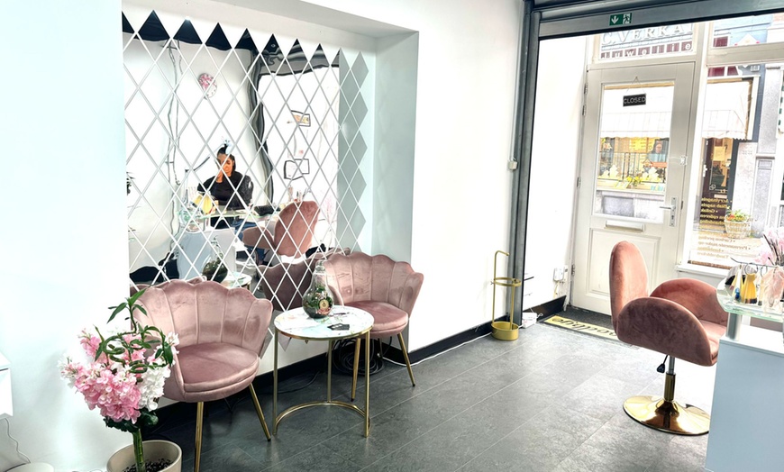 Image 6: Stralende blik met permanente make-up: voor je ogen of wenkbrauwen