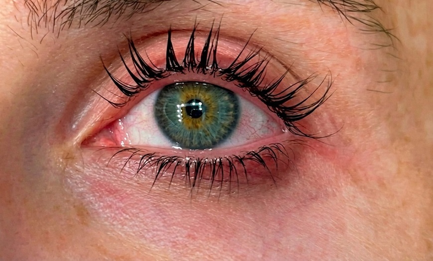 Image 2: Eyelash Lift or Lift with Tint for Naturally Defined Lashes