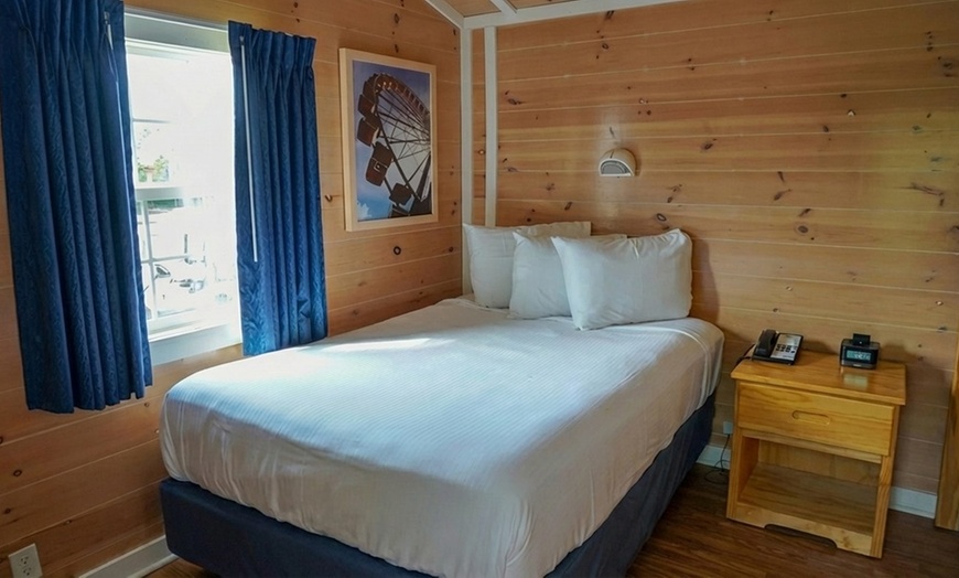 Image 7: Family-Friendly Lakeside Cabins Stays at Cedar Point