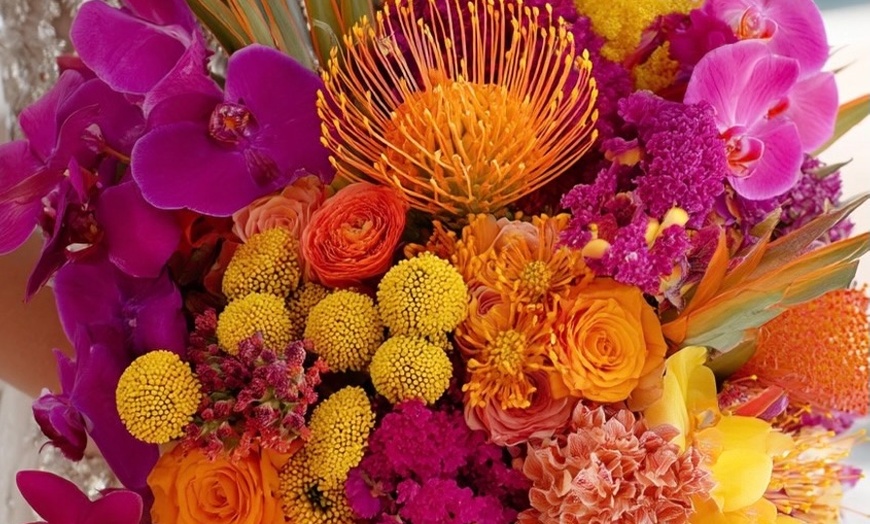 Image 2: Freestyle Floral Design Class 