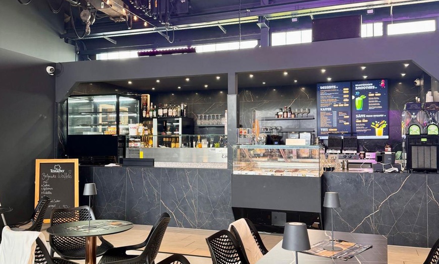 Image 3: Eintritt für 1-2 Erwachsene & 1-2 Kinder mit Slush-Eis & Pangea Becher