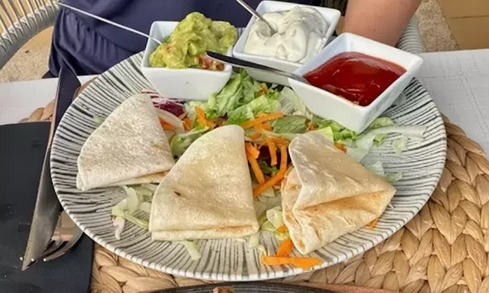 Menú mexicano para 2 o 4 personas con michelada especial de la casa