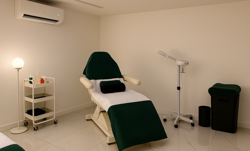 Image 3: Zacht maar intens shiatsu ritueel voor gezicht en hoofd met duo-opties