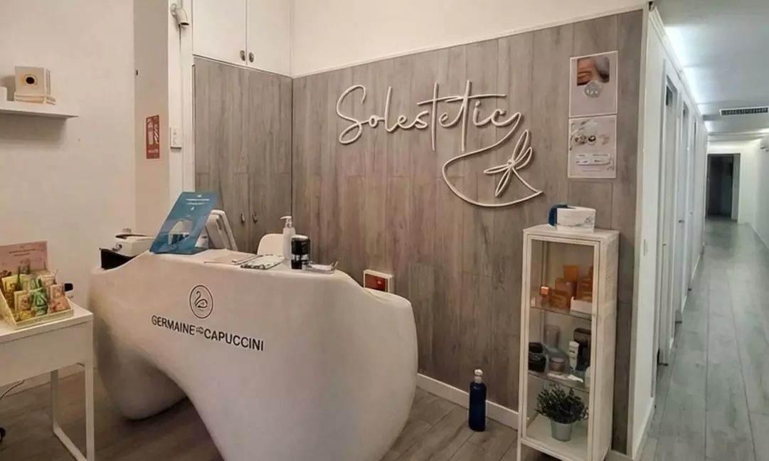 Tratamiento facial Hollywood Peel con mascarilla de carbón activo