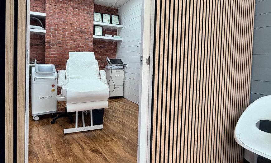 Image 8: Deep Cleanse, Hydrate & Glow with One or Three HydraFacials 