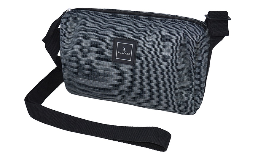 Image 4: Collezione R Roncato con beauty case, zaino e tracolla