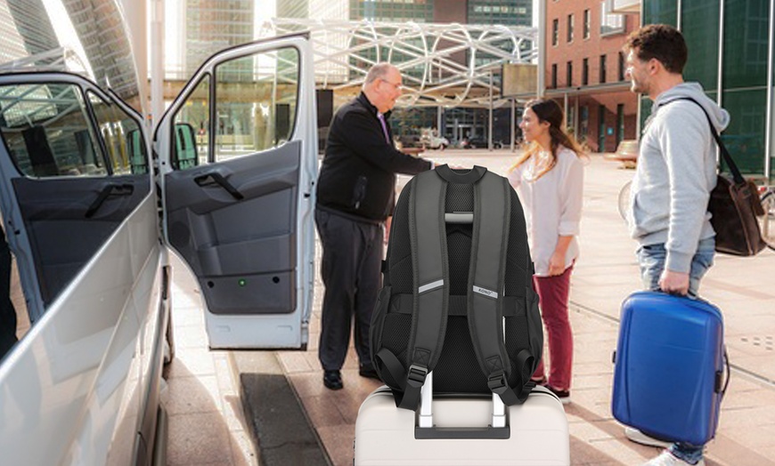 Image 1:  Mochila urbana impermeable con revestimiento 