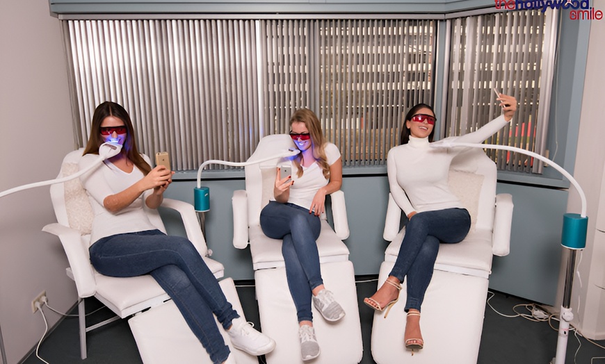 Image 1: Stralend witte tanden in één afspraak bij The Hollywood Smile