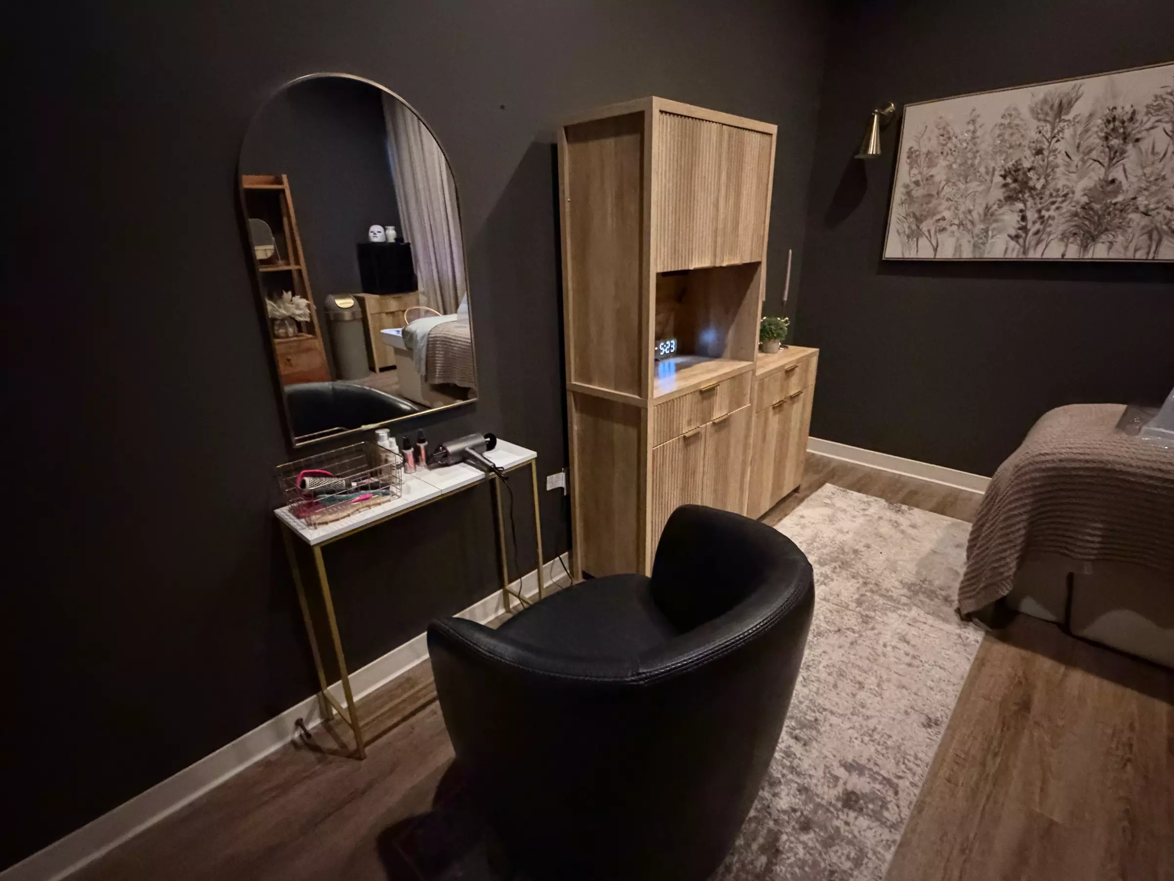 Luxurious Head Spa Treatments Under Expert Hands & Proven Techniques