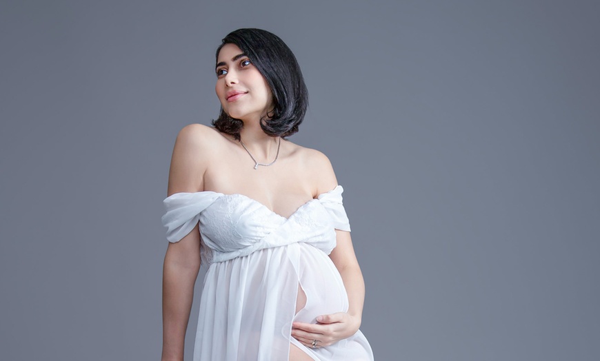 Image 3: Celebrate the Glow of Motherhood with 1-Hour Maternity Photoshoot