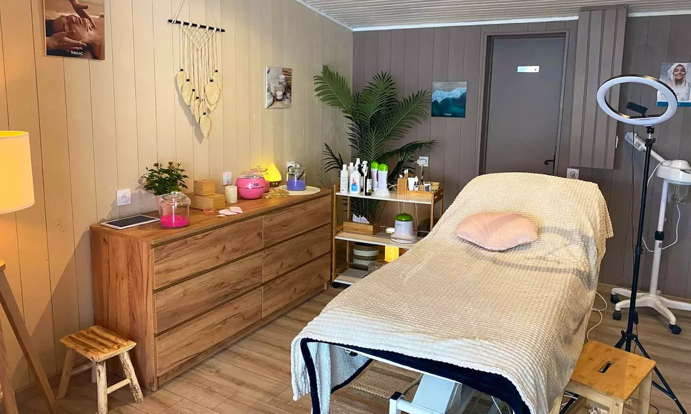 Massage californien d'1h avec gommage du corps de 30 min. en option à AmmaZen (jusqu'à 24% de remise) - Primary Image