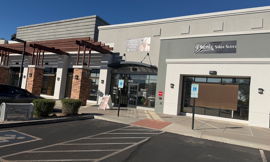 Image 2: 60-Min HydraFacial Session at Hydraskin Aesthetics Studio