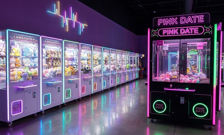 Image 7: Largest Claw Machine in America - Arcade Credits