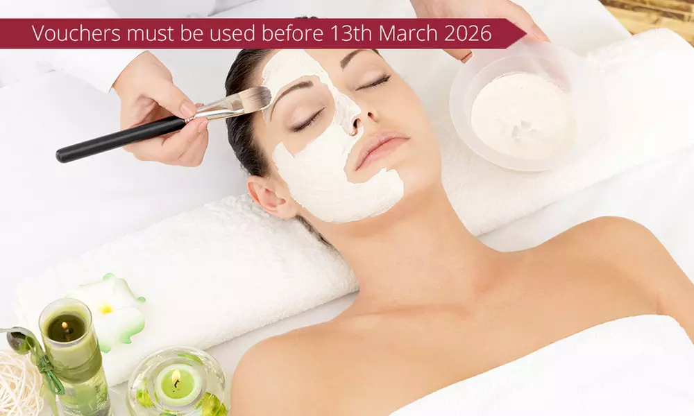 Achieve Radiant Skin with Lactic, Glycolic, or Salicylic Acid, or Vitamin A Peel & LED Treatment (Up To 50% Off) - Primary Image