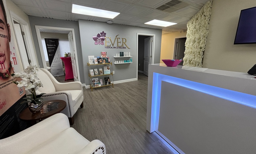 Image 6: Get Smooth Skin with IPL Lumecca Photo Facial Options