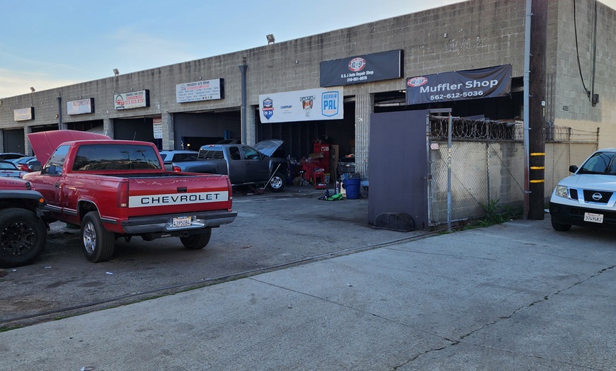 Image 6: Discover Conventional, Synthetic Blend, Full Synthetic Oil Change