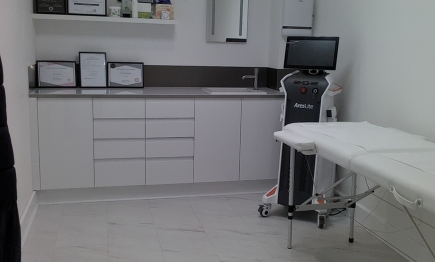 Image 7: Laser Hair Removal – 6 Sessions for Small to XL Areas
