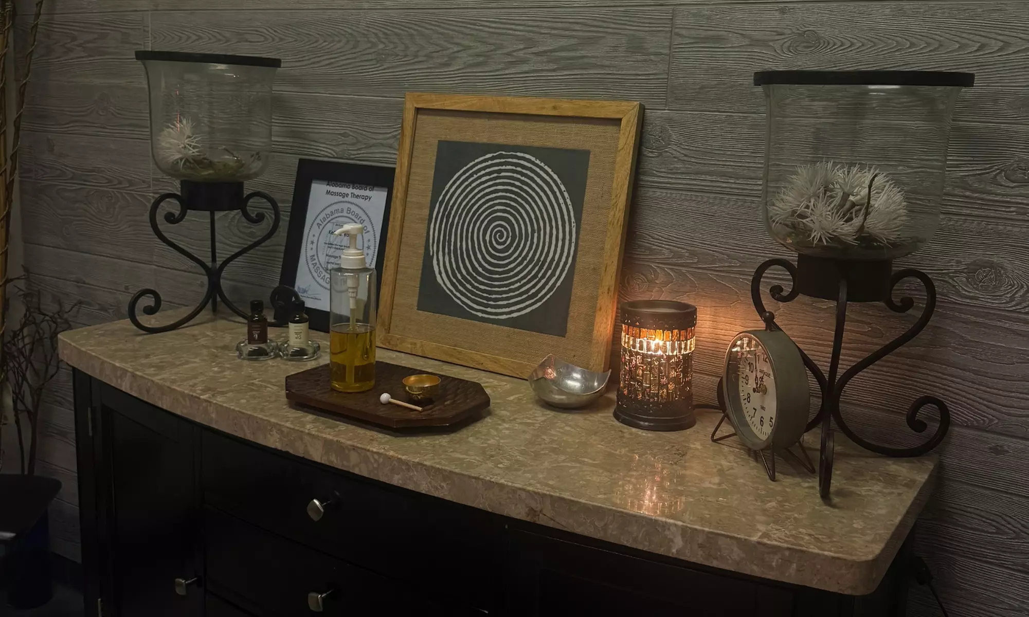 Relax with a 60 or 90-minute massage session