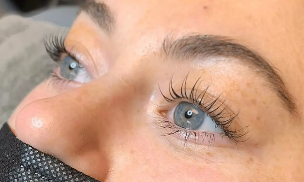Enhance Your Natural Beauty with Lash Lift & Tint Treatments