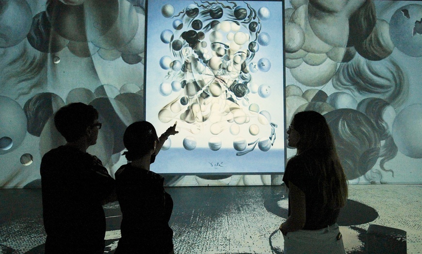 Image 4: Meeslepende reis in het surrealistische universum van Dalí's kunst