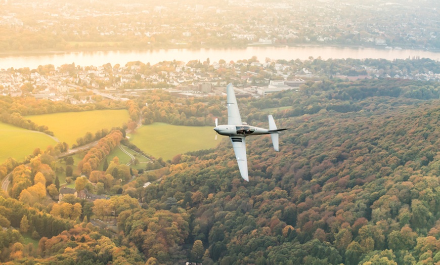 Image 5: Kampfflugzeug-Erlebnis: 30 oder 60 Minuten Selbststeuerung für 1 Pers.