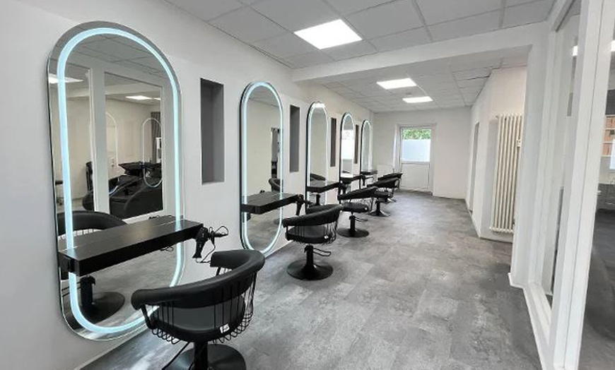 Image 4: Balayage inkl. Schnitt und Föhnen für 1 Person für Haarlänge nach Wahl